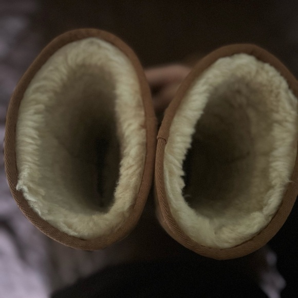 Women’s size 9 slight used tall Uggs - Picture 3 of 4